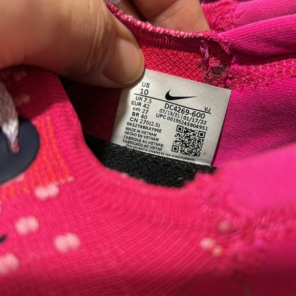 Nike Women's Pink Athletic Shoes - Picture 4 of 7